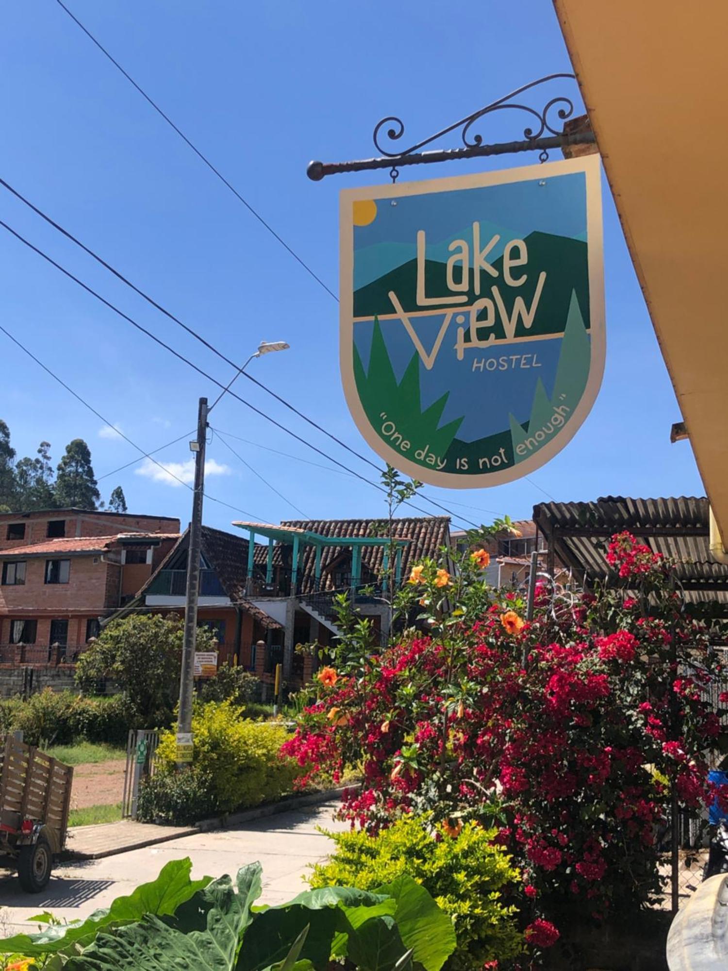 Lake View Hostel Guatapé Buitenkant foto