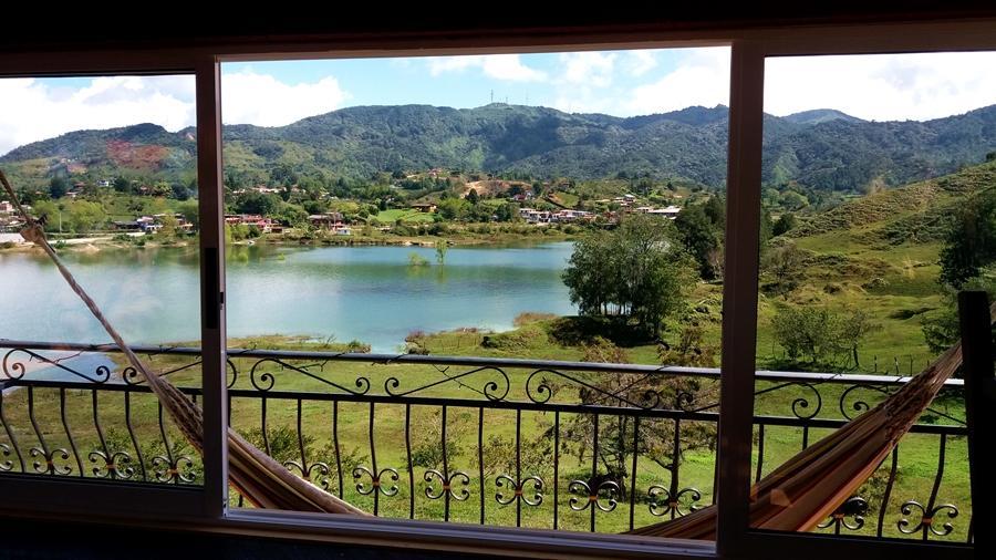 Lake View Hostel Guatapé Buitenkant foto