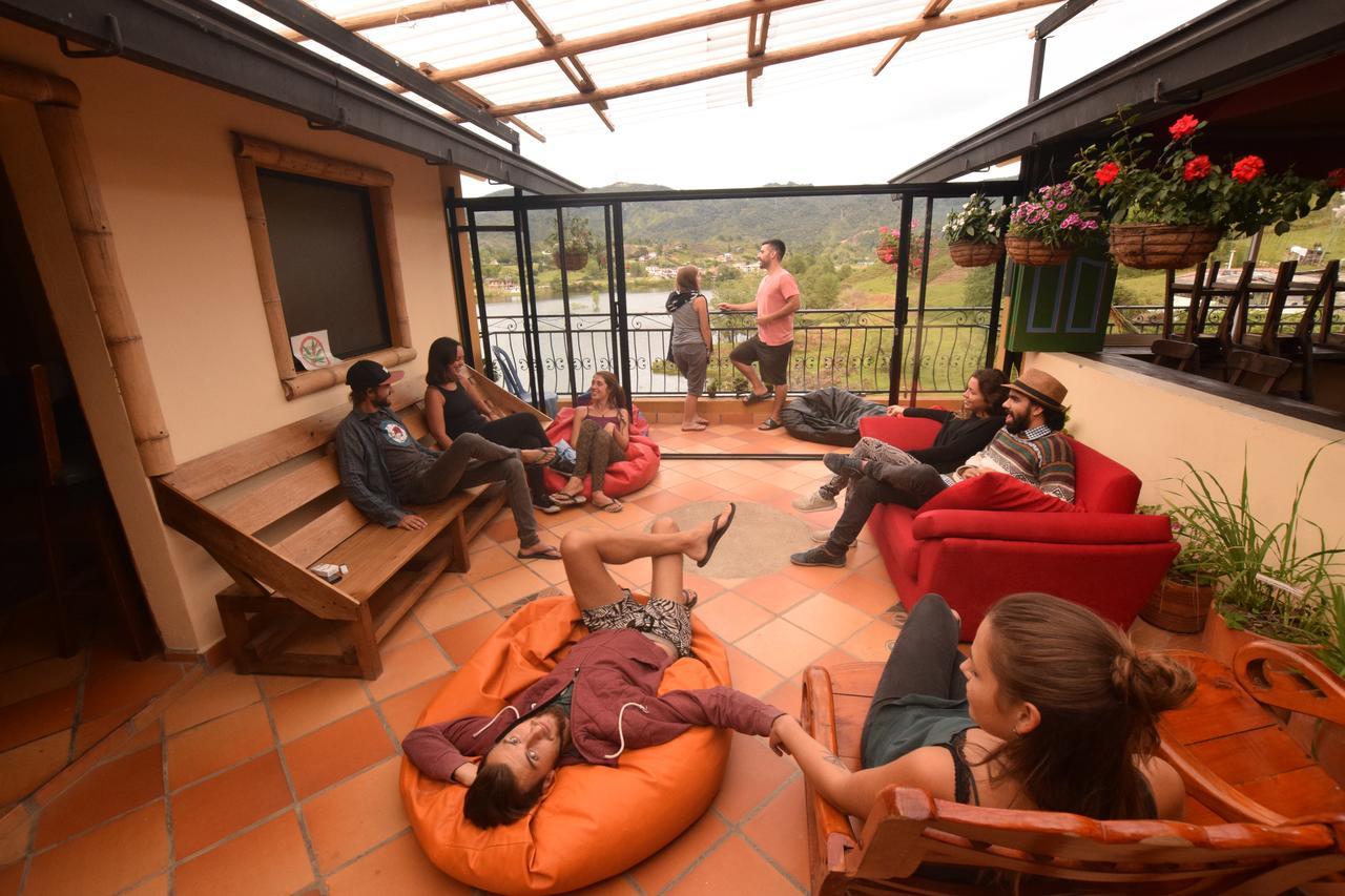Lake View Hostel Guatapé Buitenkant foto